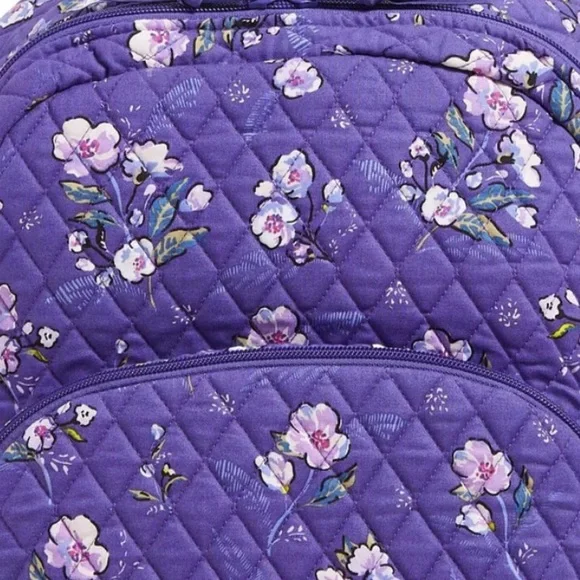 🌸One Left...Large Essential Vera Bradley - Picture 3 of 9